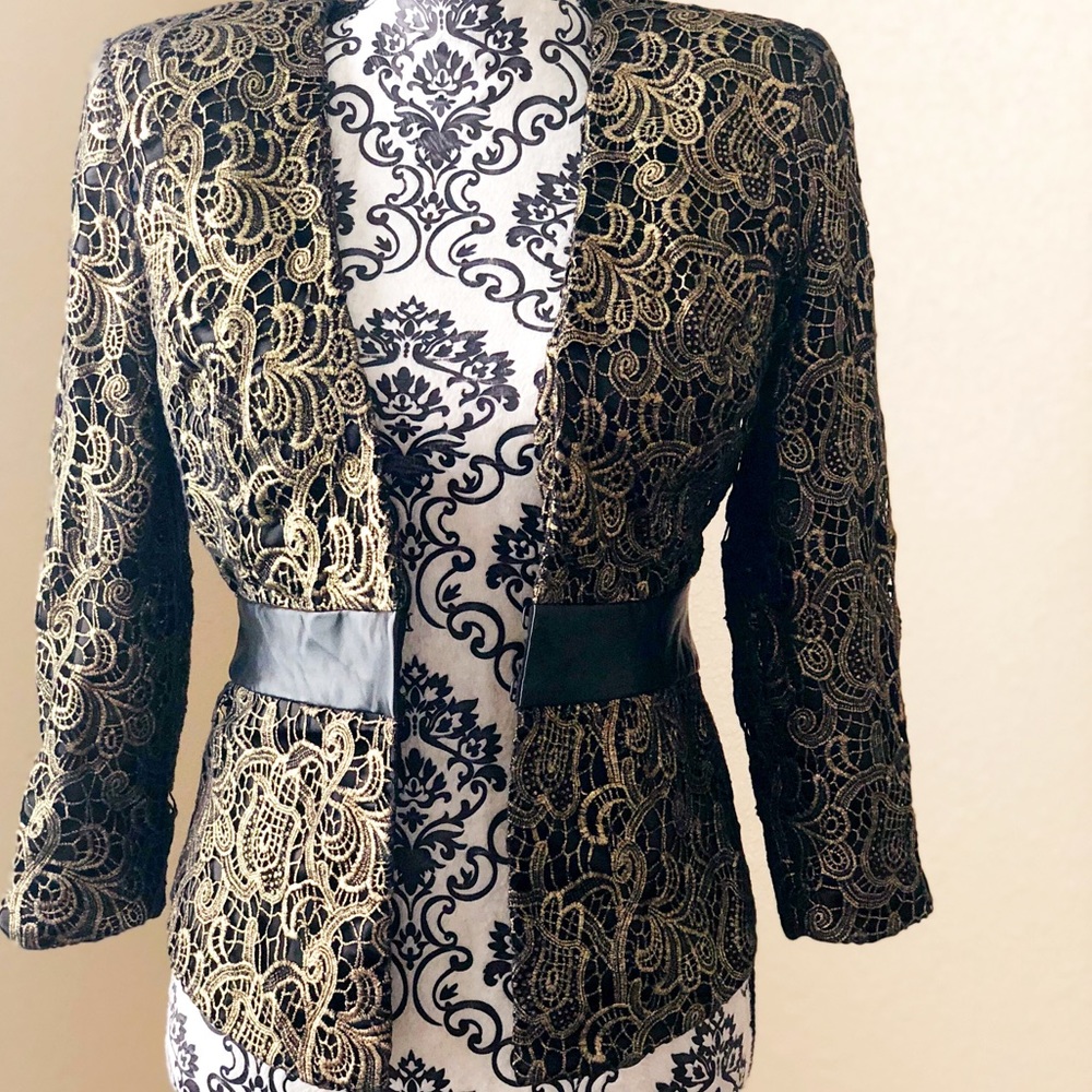 Women’s Blazer - Picture 2 of 5